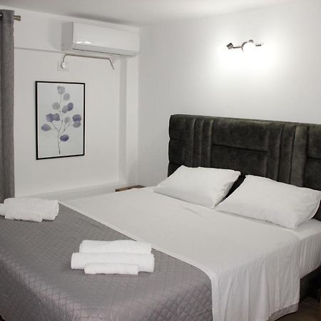 Elite Hotel Sarandë Buitenkant foto