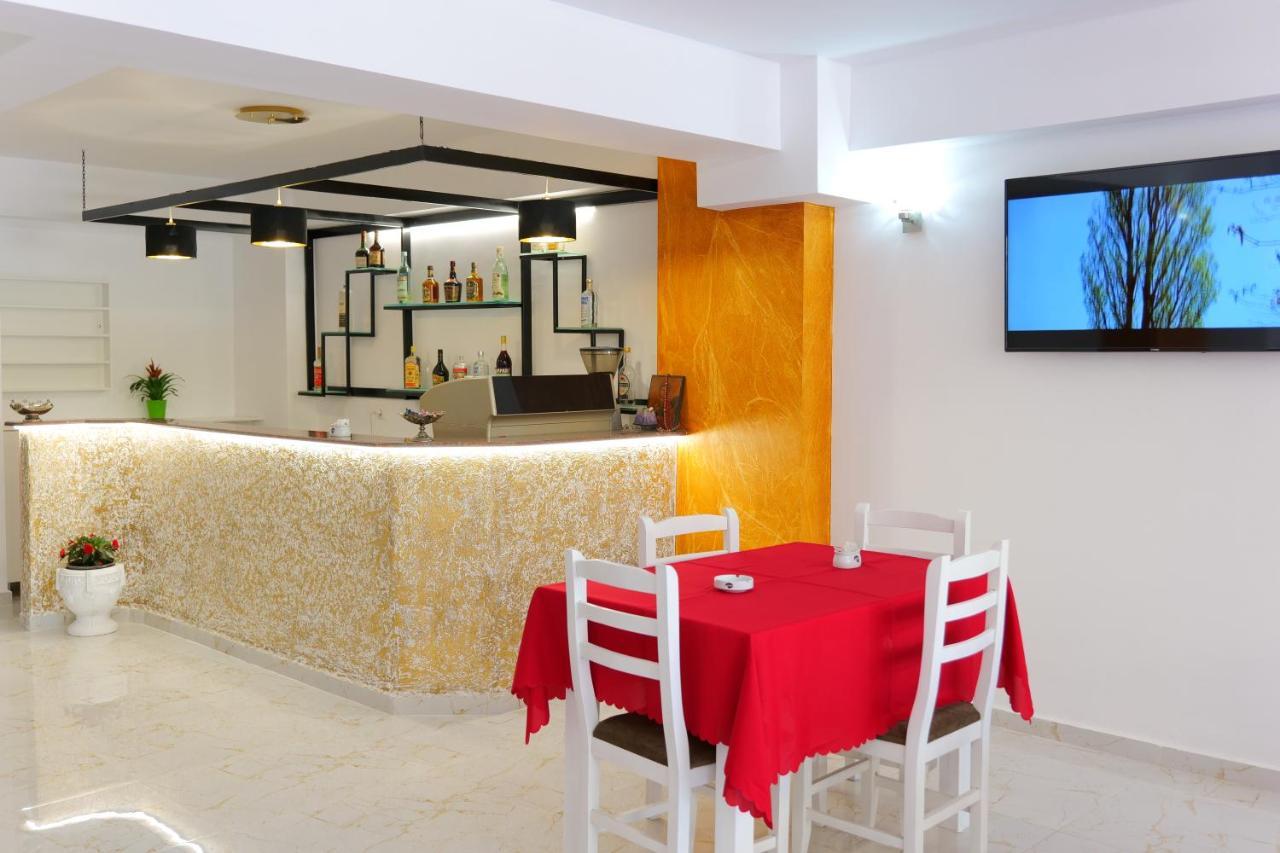 Elite Hotel Sarandë Buitenkant foto