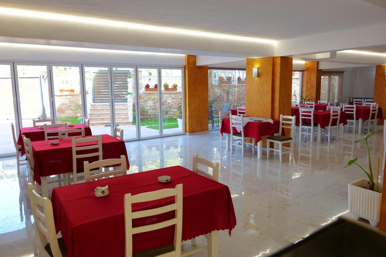 Elite Hotel Sarandë Buitenkant foto