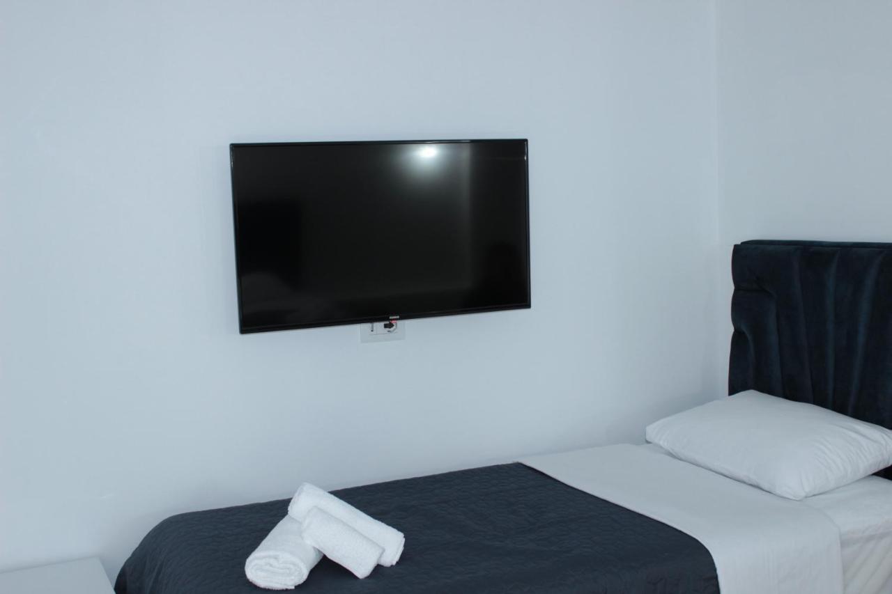 Elite Hotel Sarandë Buitenkant foto