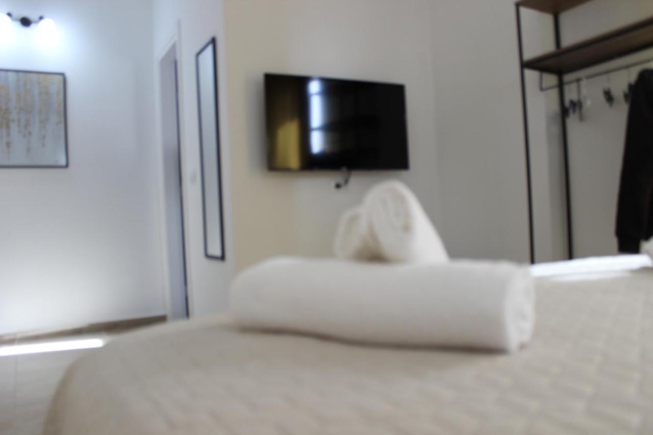 Elite Hotel Sarandë Buitenkant foto