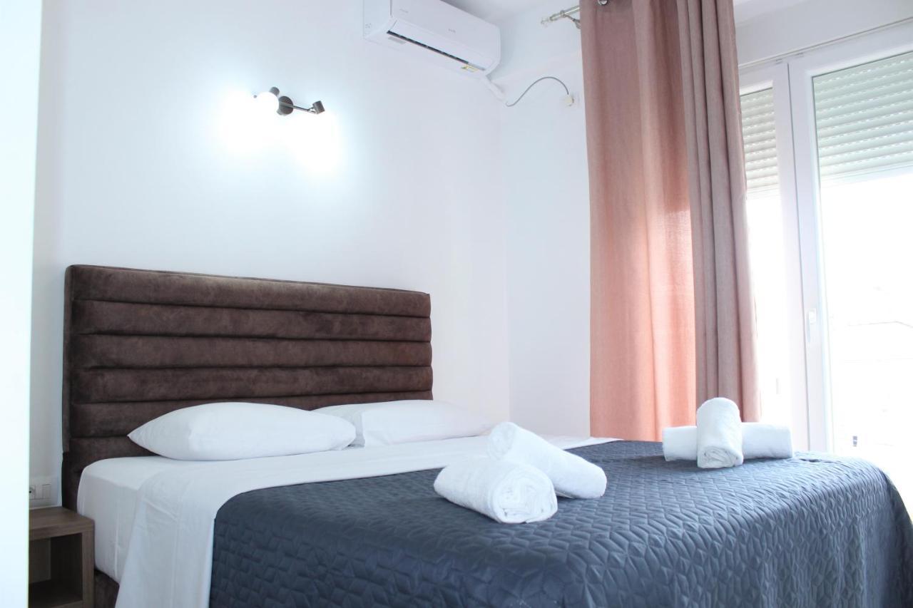 Elite Hotel Sarandë Buitenkant foto