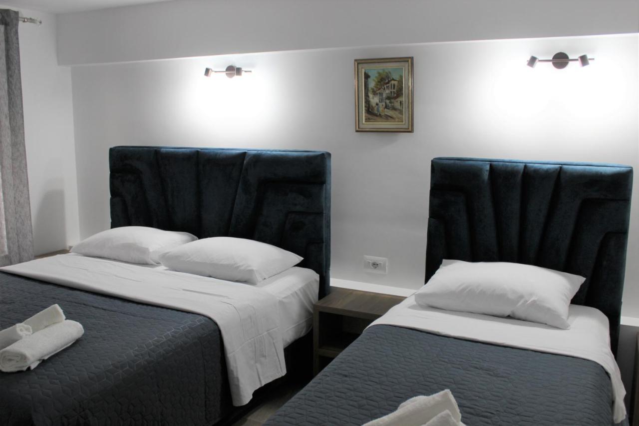 Elite Hotel Sarandë Buitenkant foto
