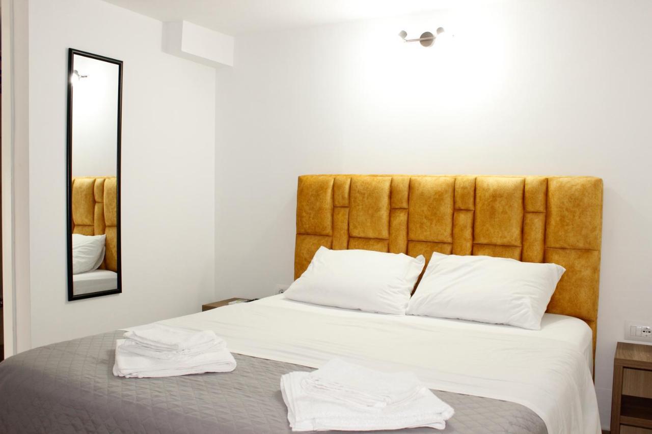 Elite Hotel Sarandë Buitenkant foto