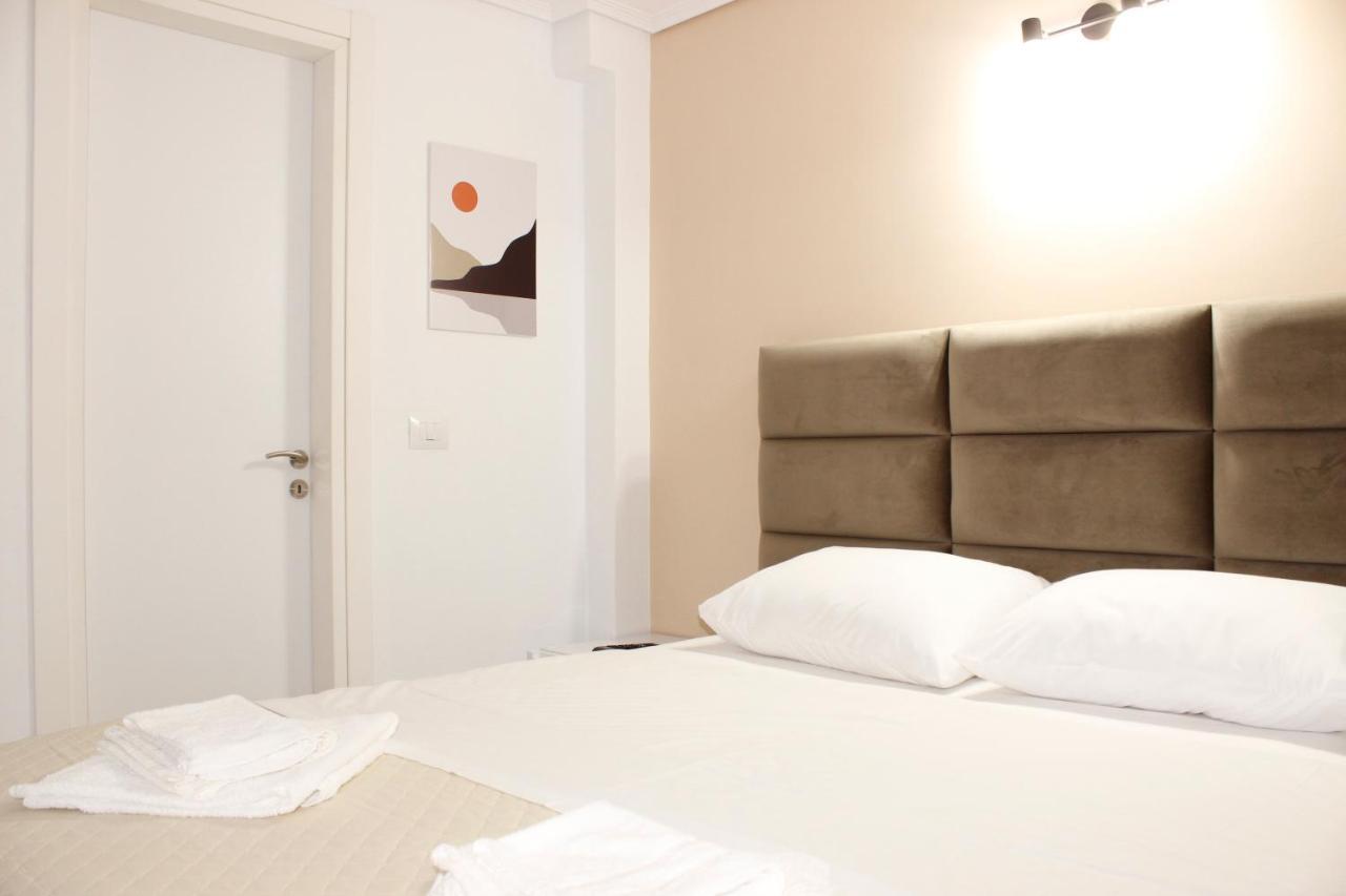 Elite Hotel Sarandë Buitenkant foto