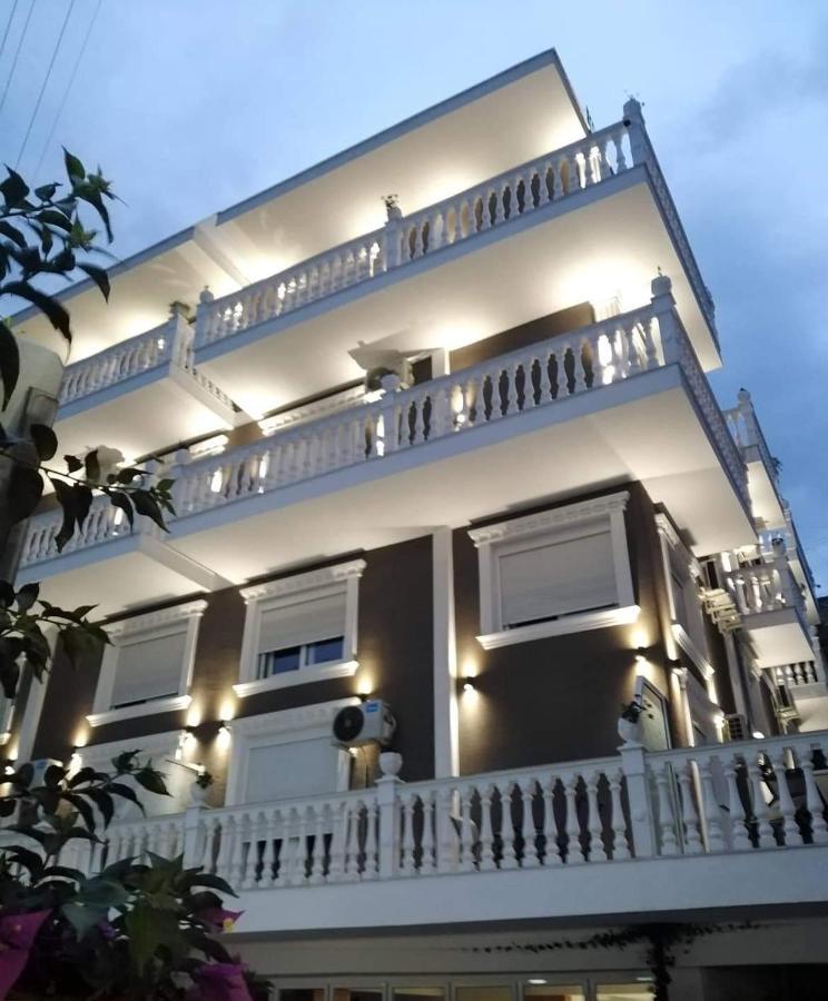 Elite Hotel Sarandë Buitenkant foto